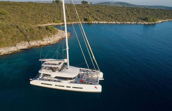 Lagoon Seventy 7