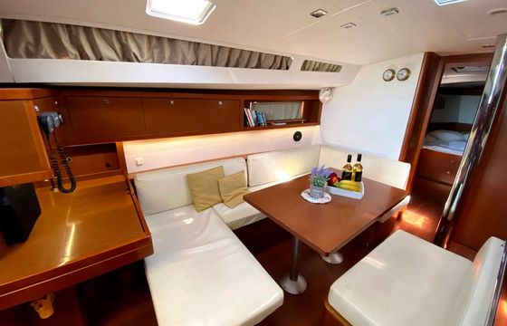 Beneteau Oceanis 48
