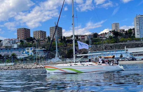 Bavaria 44