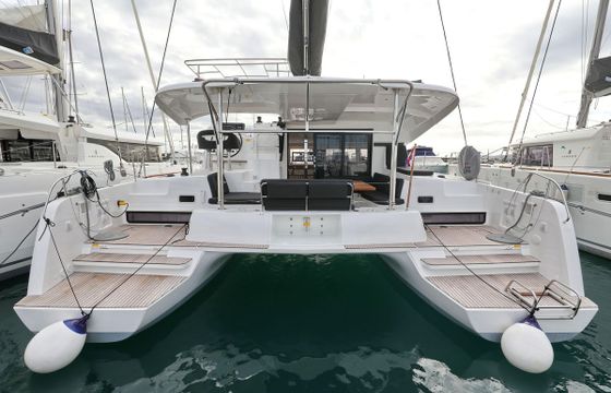 Lagoon 42