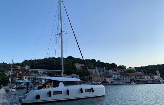 Lagoon 42