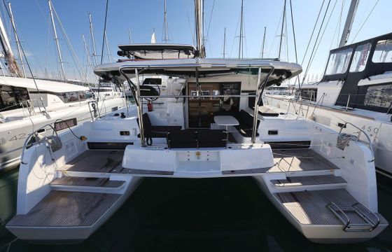 Lagoon 42