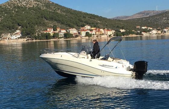 Quicksilver 635 Commander