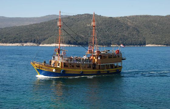M/B Pirate's ship 79