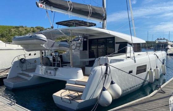 Lagoon 42
