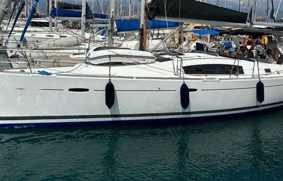 Beneteau 43