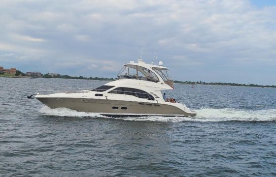 Sea Ray Flybridge