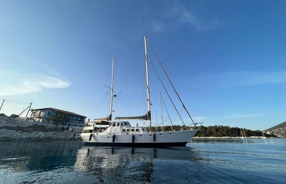 Custom Sailing yacht