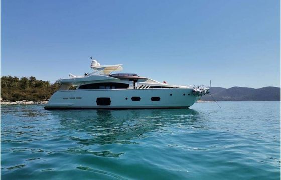 Ferretti 800
