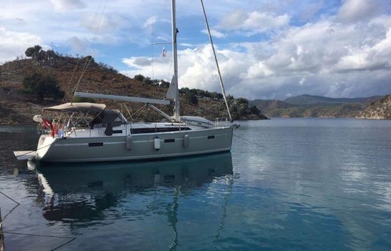 Bavaria Cruiser 37