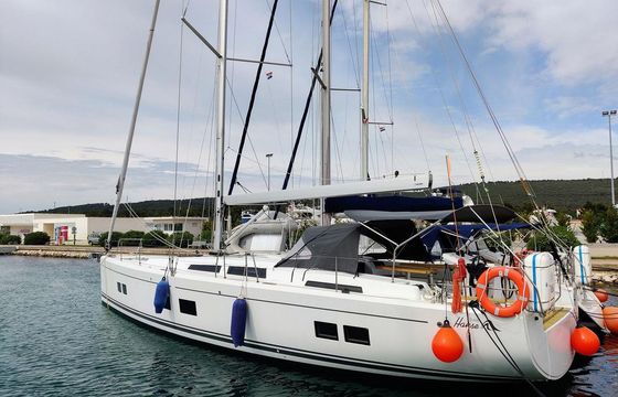 Hanse 548