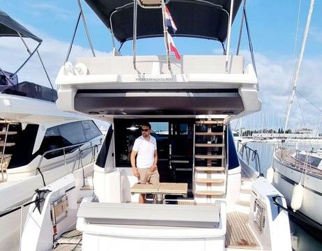 Ferretti 500