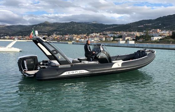 Icon Yachts 28
