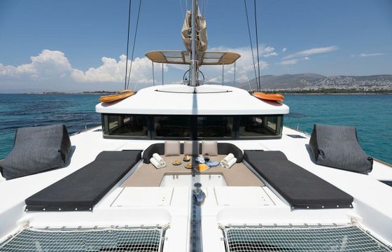 Lagoon 52
