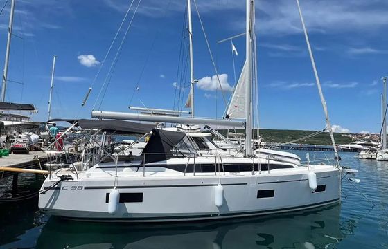 Bavaria C38