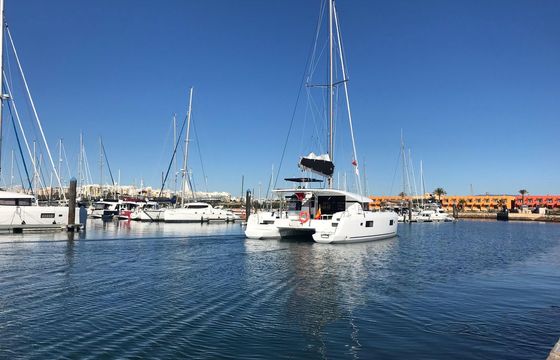 Lagoon 42