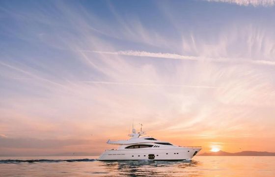 Ferretti 881