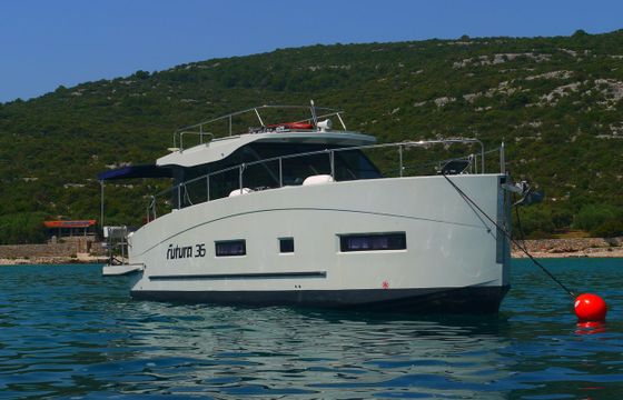Cobra Futura 36