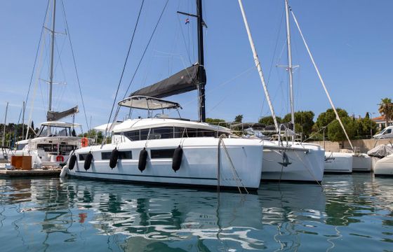 Lagoon 51