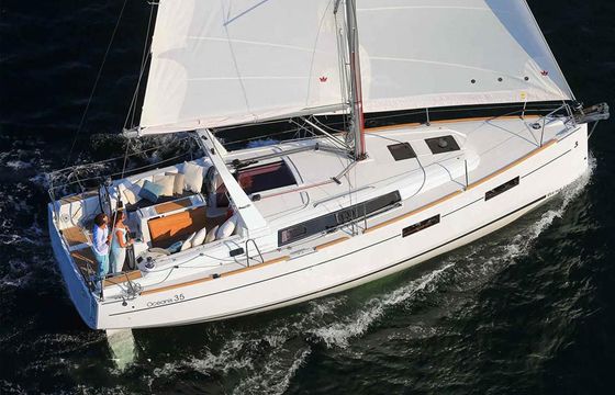 Beneteau Oceanis 35