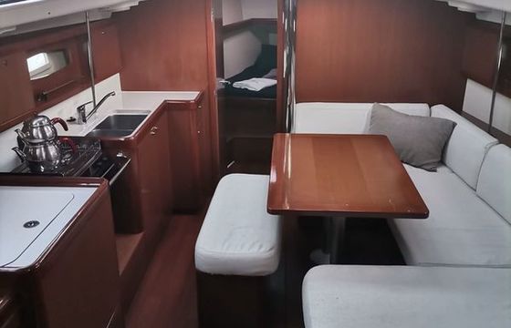 Beneteau Oceanis 40