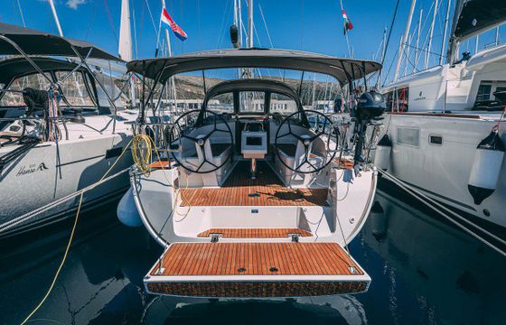 Bavaria Cruiser 37