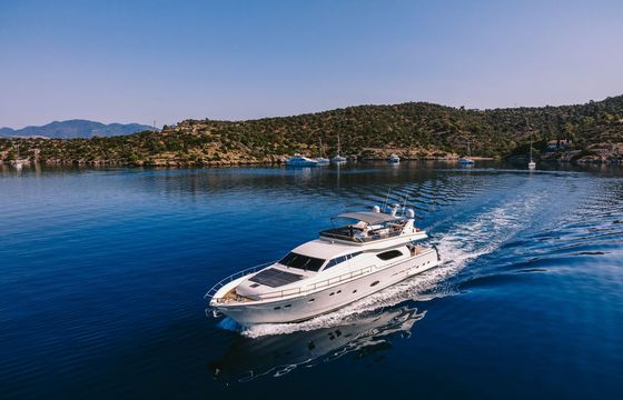 Ferretti 780