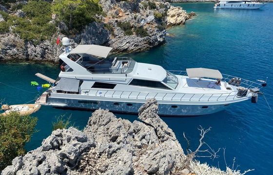 M/Y 72