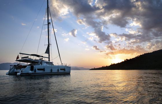Fountaine Pajot 2011