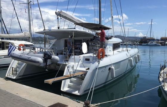Lagoon 421