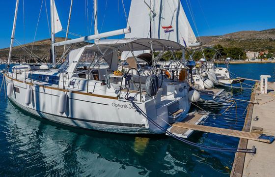 Beneteau Oceanis 38.1