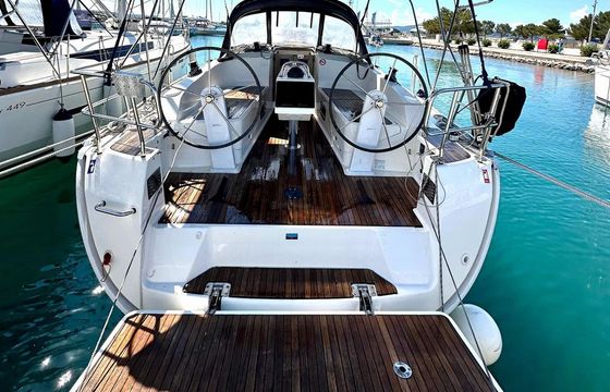 Bavaria Cruiser 37