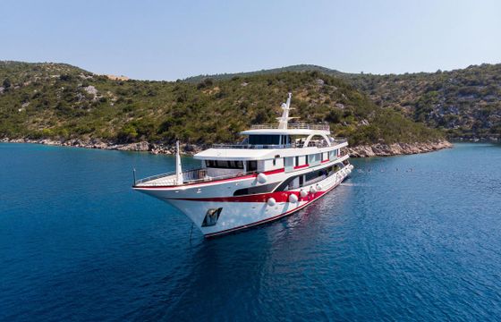 Luxury Motor Yachts 167