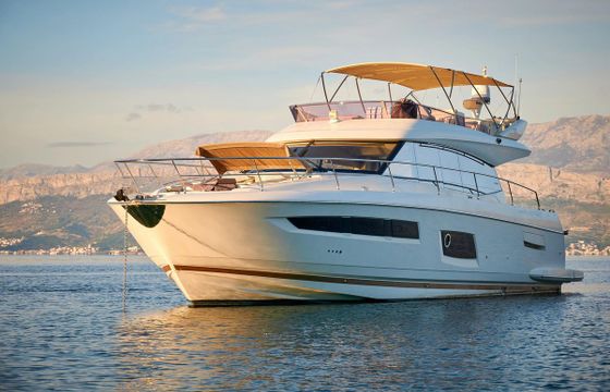 Prestige 550 Fly