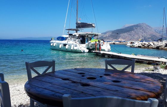Lagoon 42