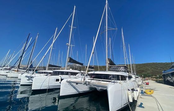 Lagoon 42