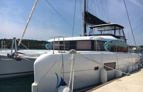 Lagoon 42
