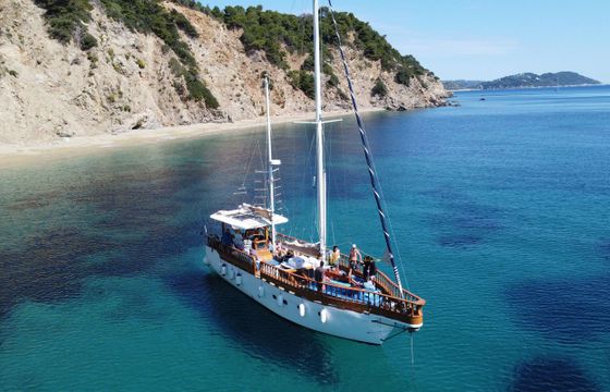 Ferretti Altura 422