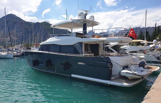 Azimut Magellan 66