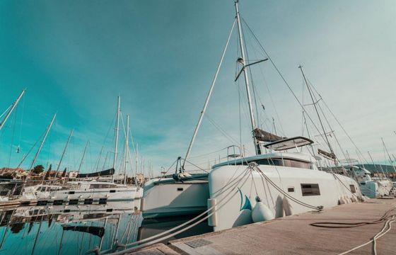 Lagoon 42