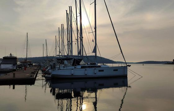 Beneteau Oceanis 38.1