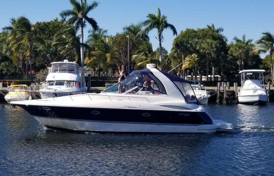 Cruisers Yachts 370