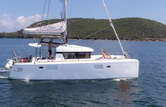 Lagoon 39