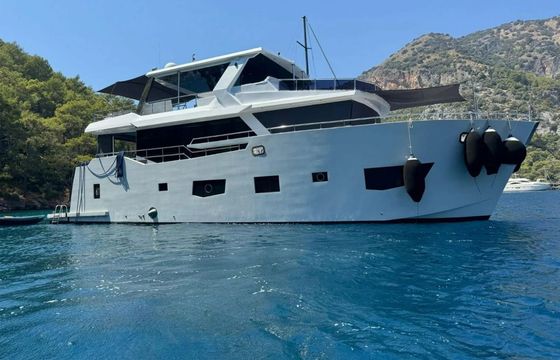Motor yacht Custom Made
