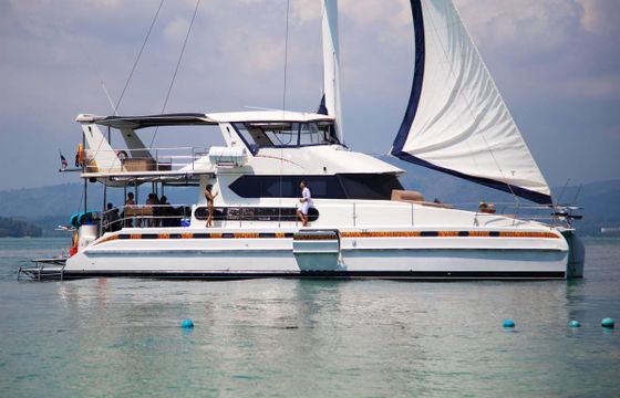 Catamaran 70