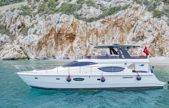 Ferretti 550