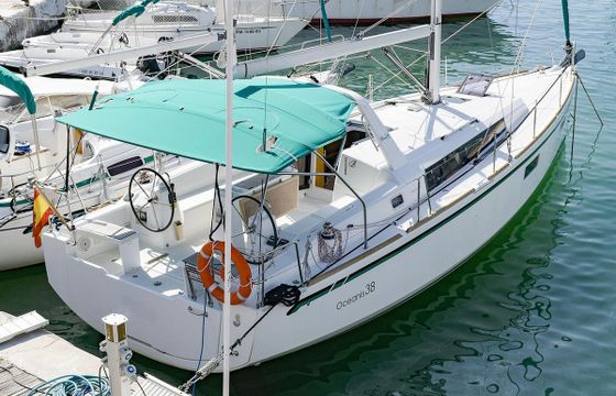 Beneteau Oceanis 38
