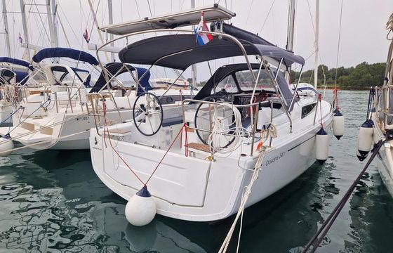 Beneteau Oceanis 34.1