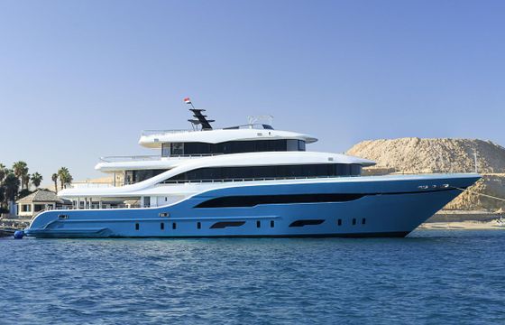 M/Y 5 deck cruiser
