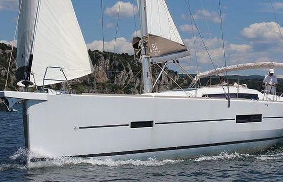 Dufour 430